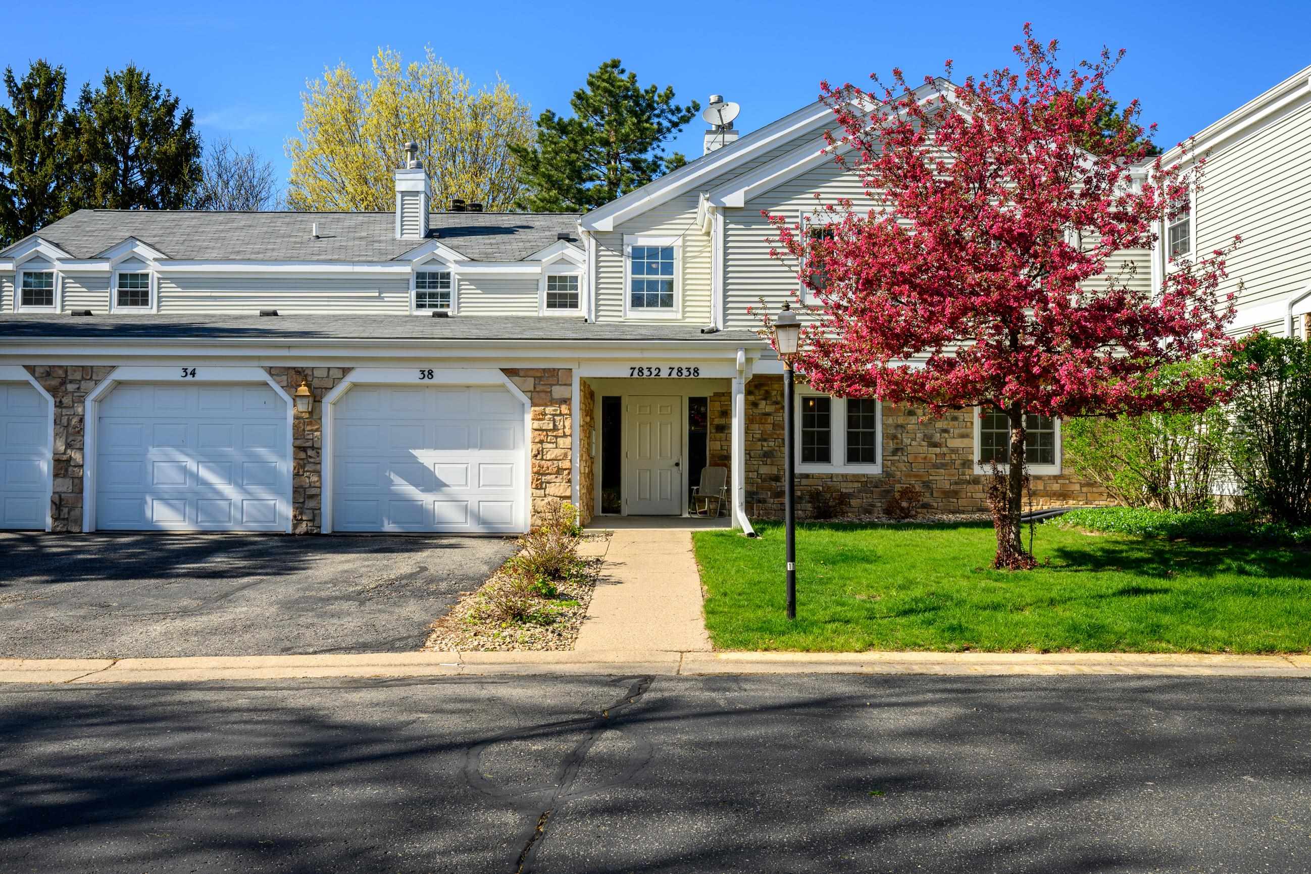 7832 East Oakbridge Way Madison, WI 53717 - Photo 1 of 34