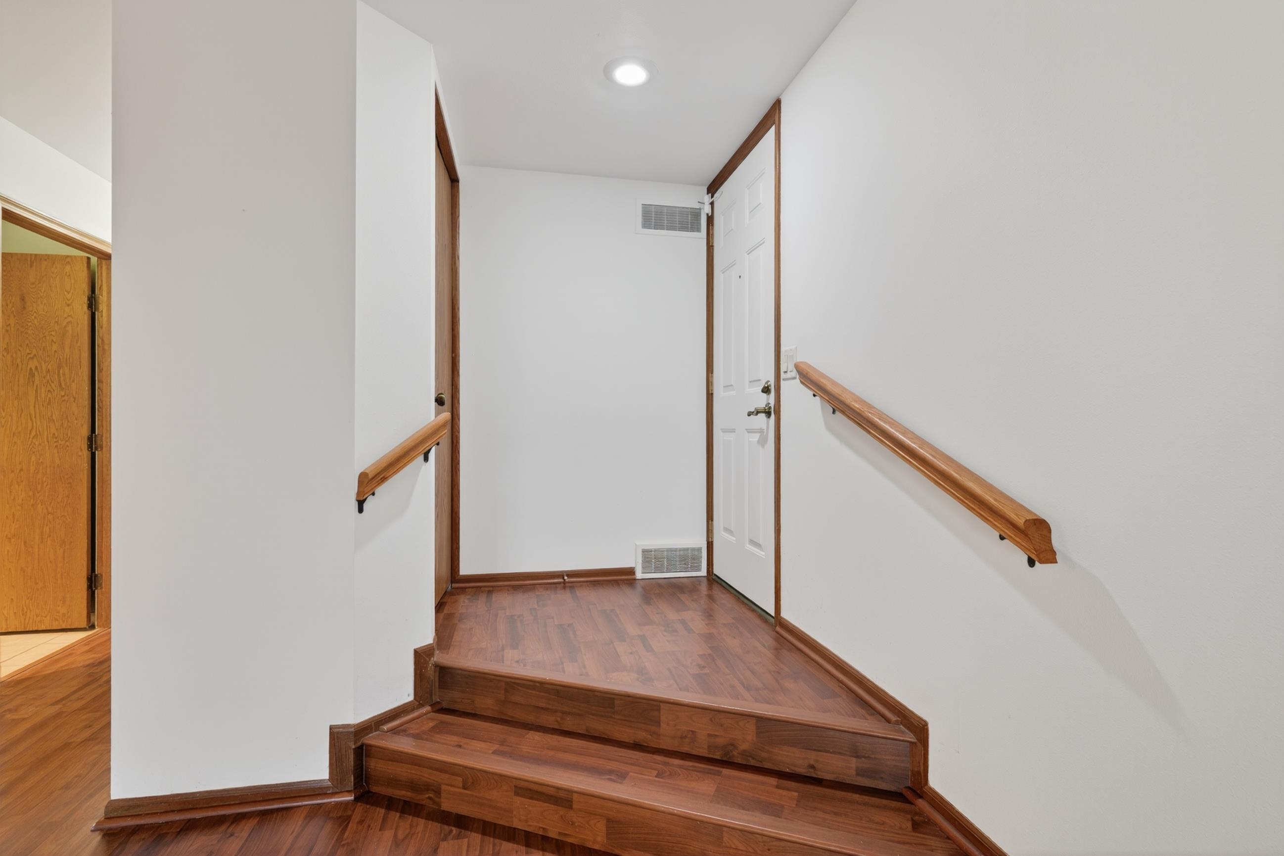 7832 East Oakbridge Way Madison, WI 53717 - Photo 10 of 34