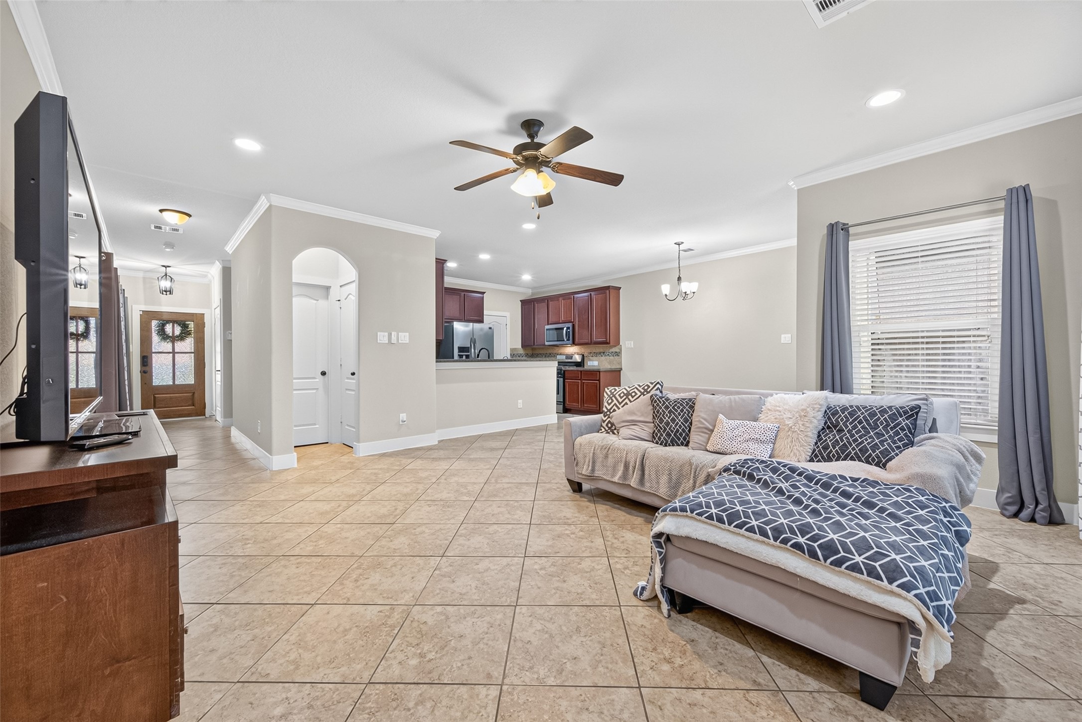 20623 Alfonso Court Spring, TX 77388 - Photo 8 of 34