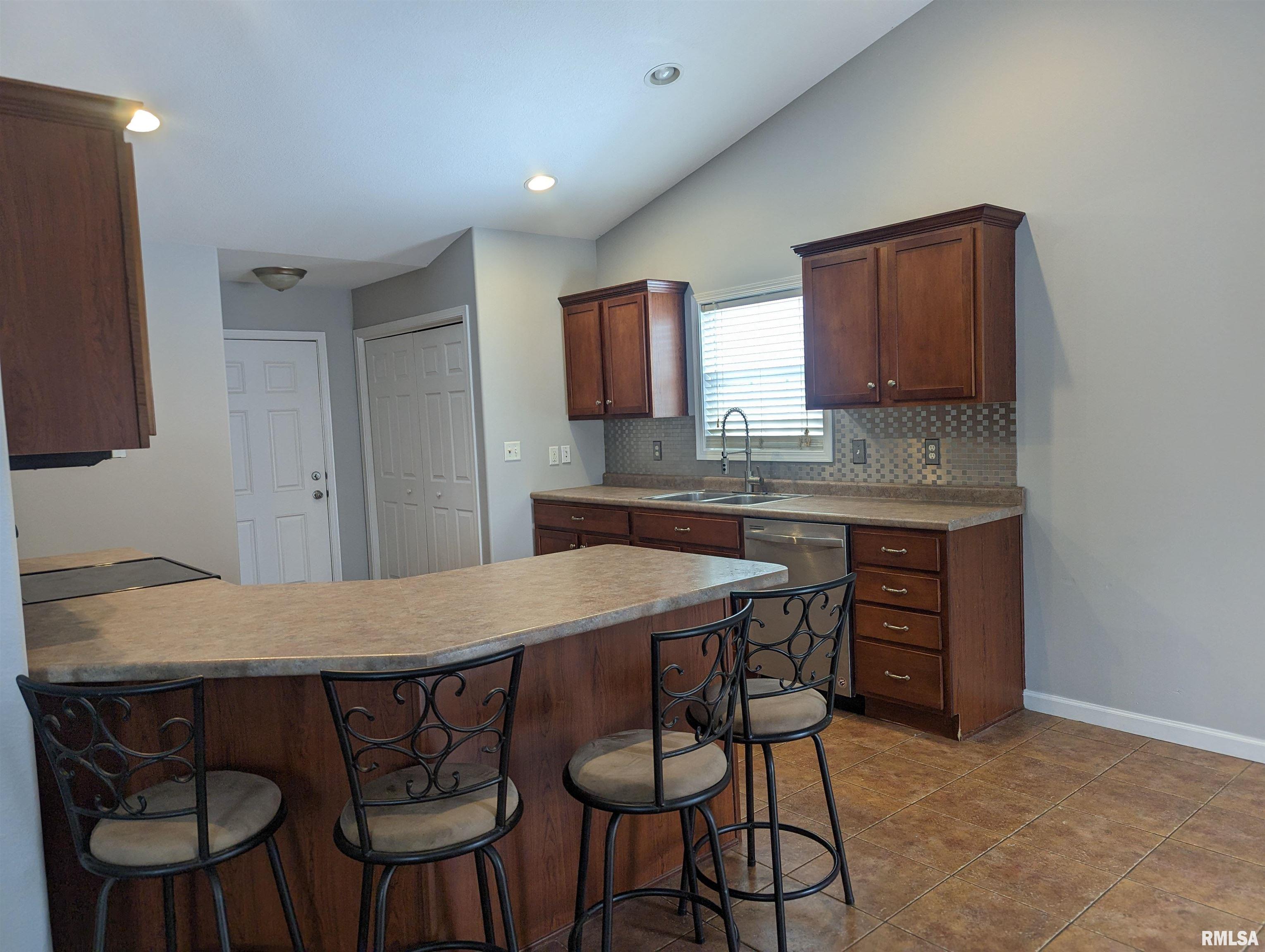 1400 West Cloverdale Road Chillicothe, IL 61523 - Photo 23 of 68 Gallery Image 23