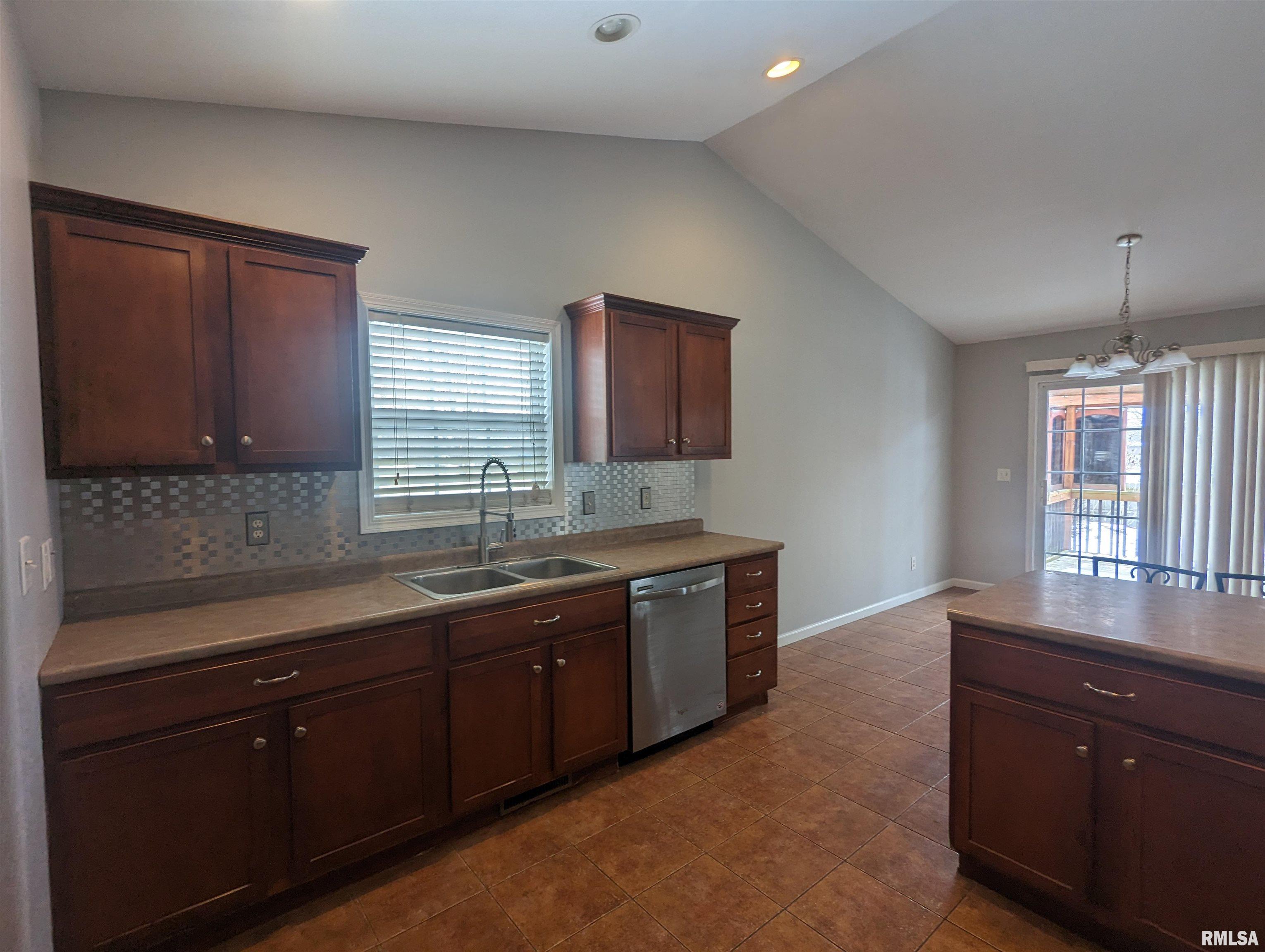 1400 West Cloverdale Road Chillicothe, IL 61523 - Photo 29 of 68 Gallery Image 29