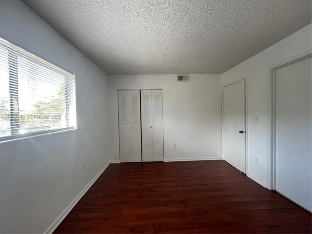 $2,300 | 407 Palm Circle East, Pembroke Pines, FL 33025