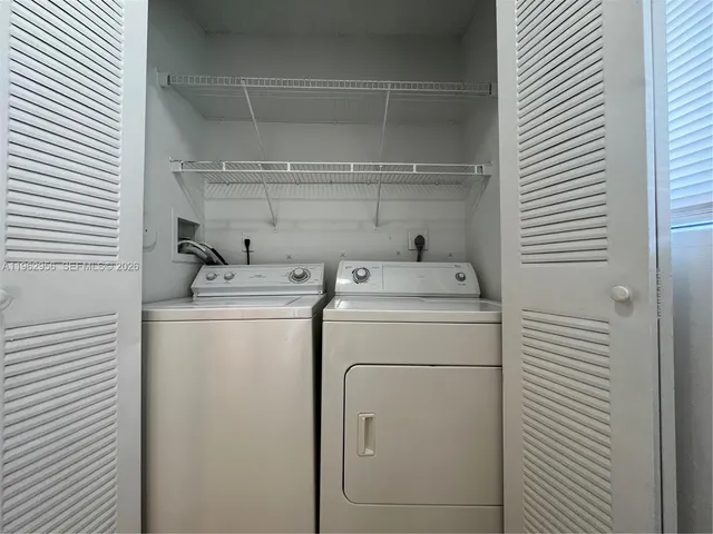 $2,300 | 407 Palm Circle East, Pembroke Pines, FL 33025