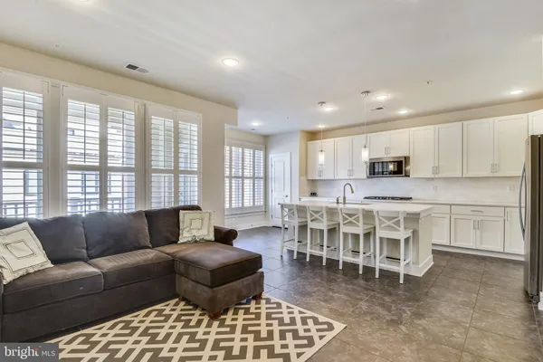 $4,950 | 1222 Main Line Boulevard, Unit 102, Alexandria, VA 22301