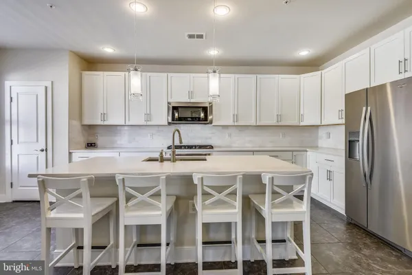 $4,950 | 1222 Main Line Boulevard, Unit 102, Alexandria, VA 22301