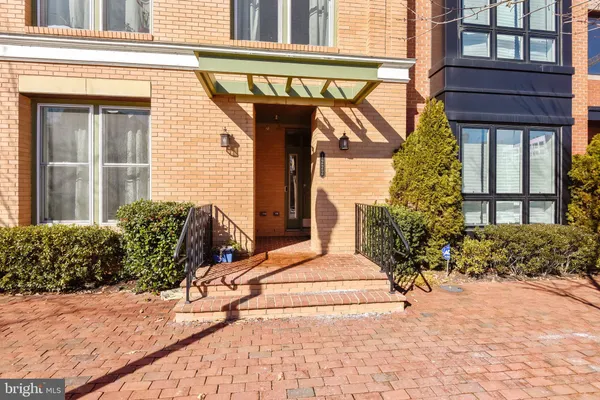 $4,950 | 1222 Main Line Boulevard, Unit 102, Alexandria, VA 22301