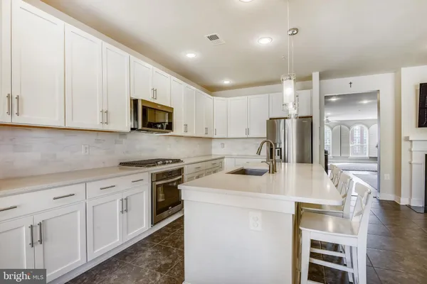 $4,950 | 1222 Main Line Boulevard, Unit 102, Alexandria, VA 22301