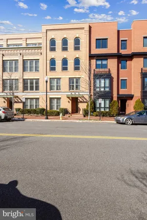 $4,950 | 1222 Main Line Boulevard, Unit 102, Alexandria, VA 22301