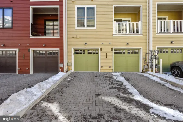 $4,950 | 1222 Main Line Boulevard, Unit 102, Alexandria, VA 22301