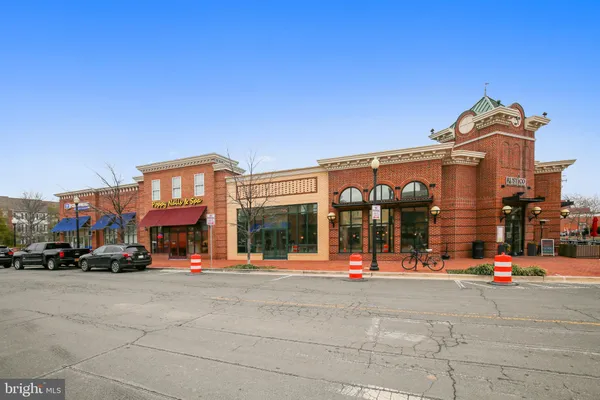 $4,950 | 1222 Main Line Boulevard, Unit 102, Alexandria, VA 22301