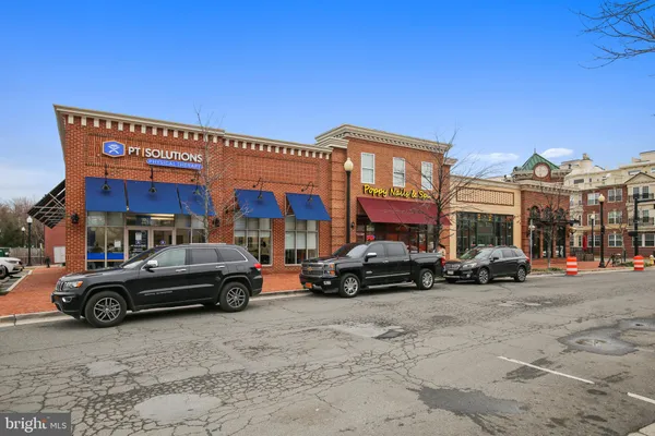 $4,950 | 1222 Main Line Boulevard, Unit 102, Alexandria, VA 22301