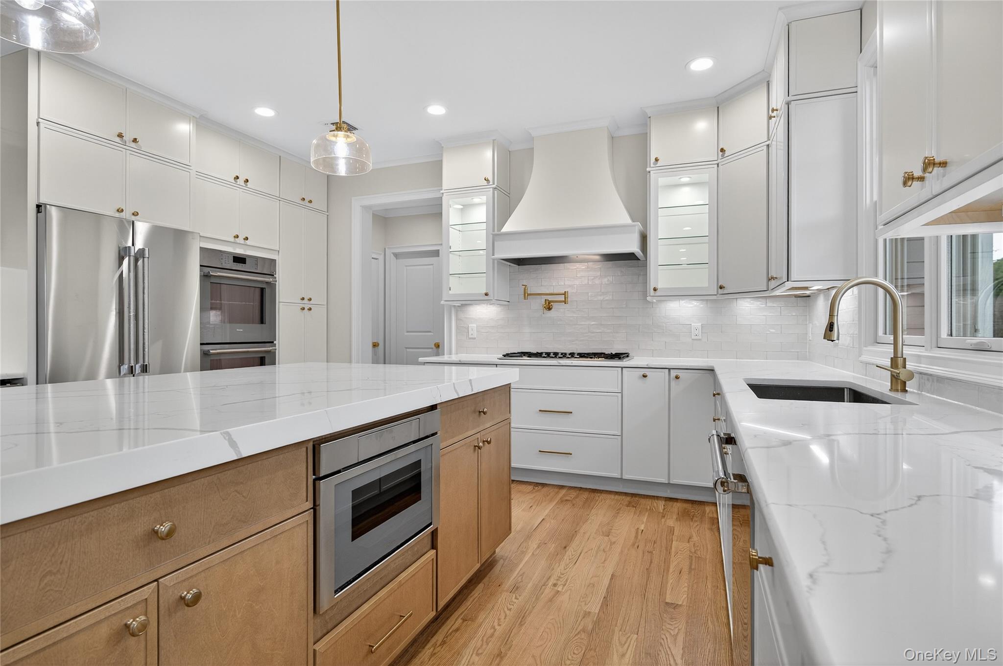 229 Brixton Road Garden City, NY 11530 - Photo 12 of 40