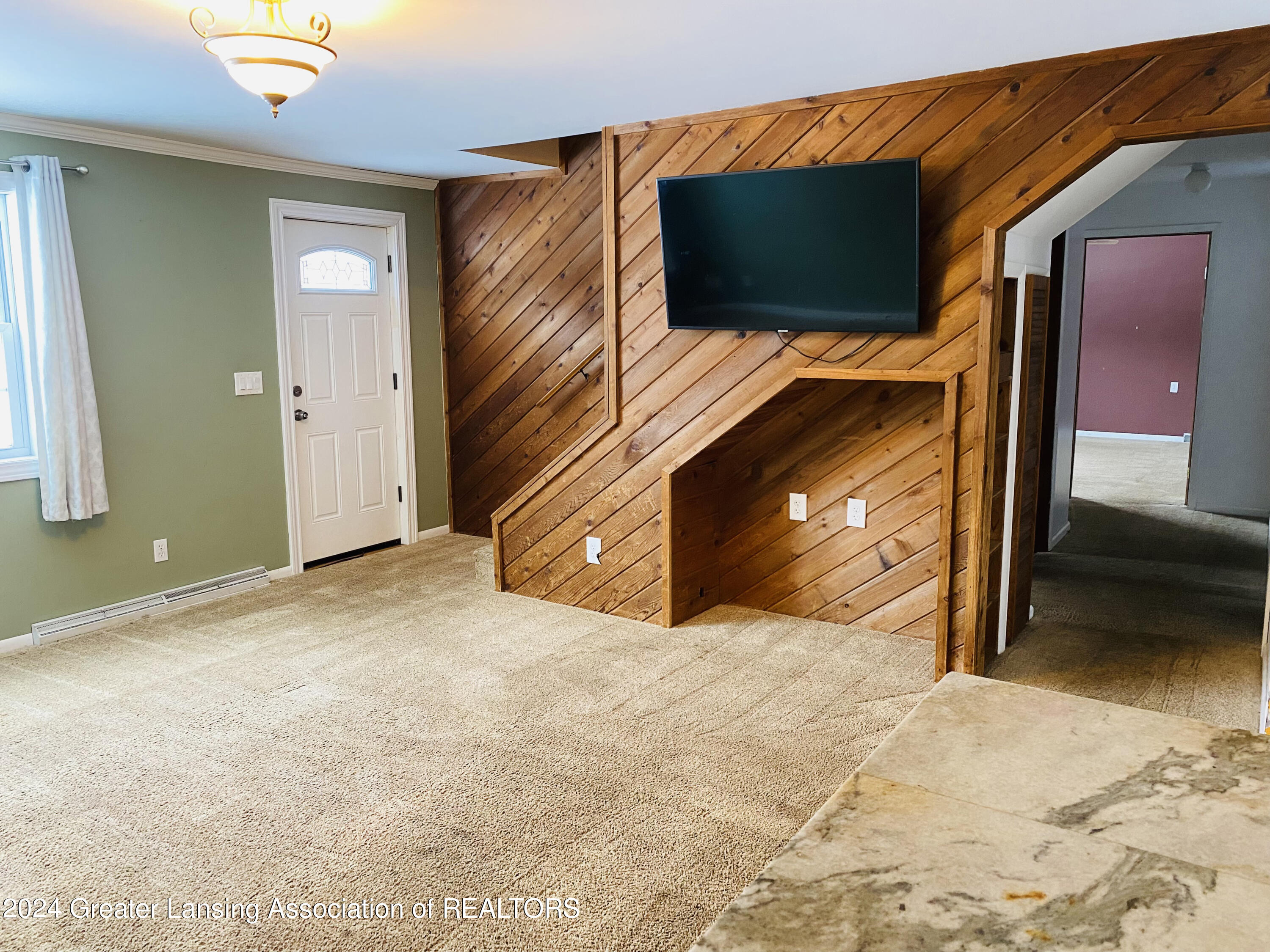 4355 Smiths Crossing Road Freeland, MI 48623 - Photo 13 of 23 LIVINGROOM