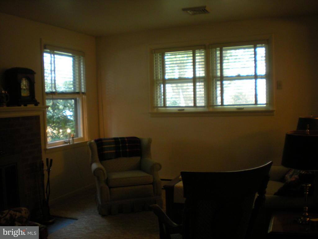 415 Woodcrest Avenue Lititz, PA 17543 - Photo 3 of 13 Gallery Image 3