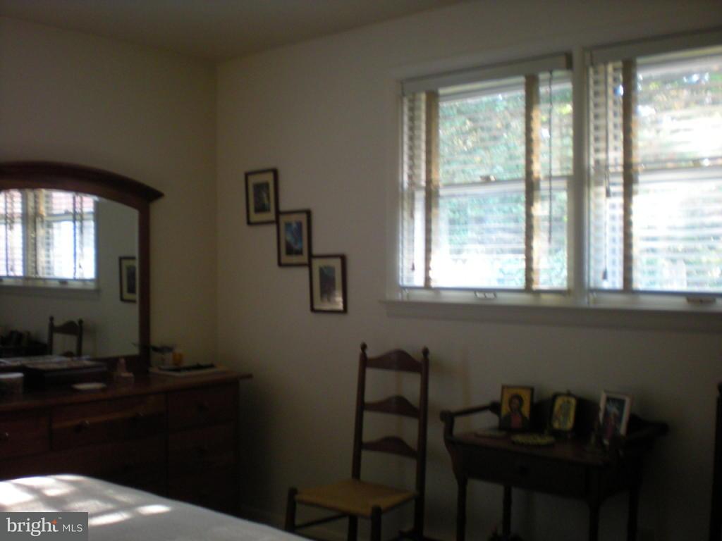 415 Woodcrest Avenue Lititz, PA 17543 - Photo 8 of 13 Gallery Image 8