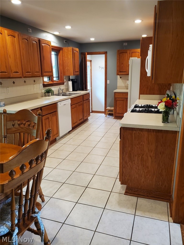 1284 Substation Road Brunswick, OH 44212 - Photo 11 of 26 Kitchen