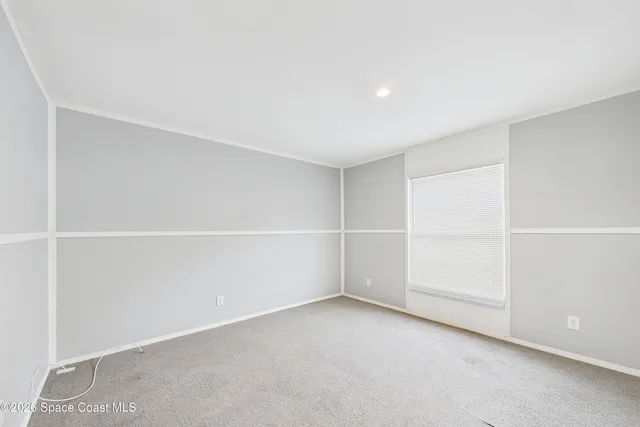 an empty room with a empty space