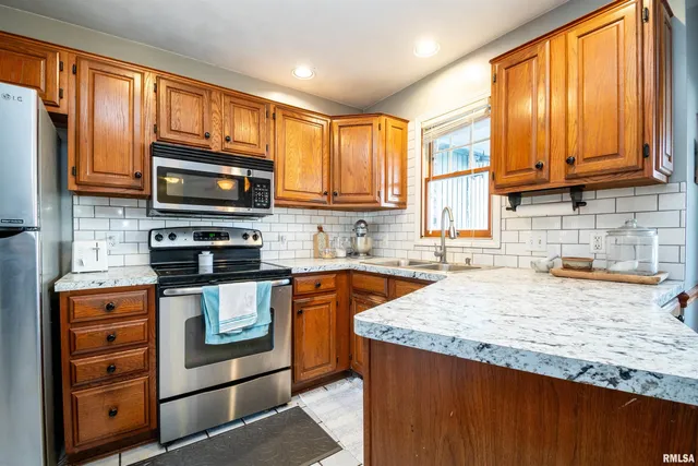 $242,900 | 1736 West Marlene Avenue, Peoria, IL 61614