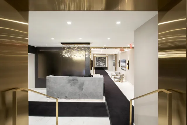 $780,000 | 150 West 51st Street, Unit 928 | Theater District