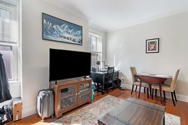 $3,250 | 14 Gloucester Street, Unit 3B, Boston, MA 02115