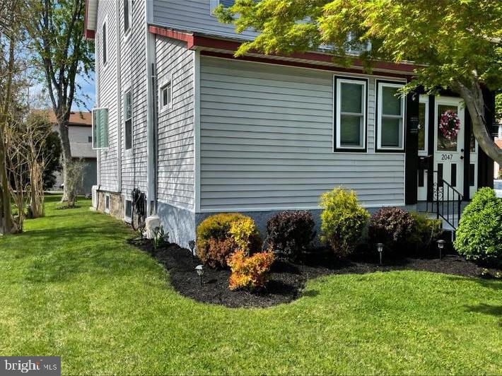 2047 Walnut Street Holmes, PA 19043 - Photo 3 of 42