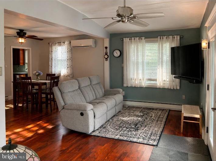 2047 Walnut Street Holmes, PA 19043 - Photo 10 of 42