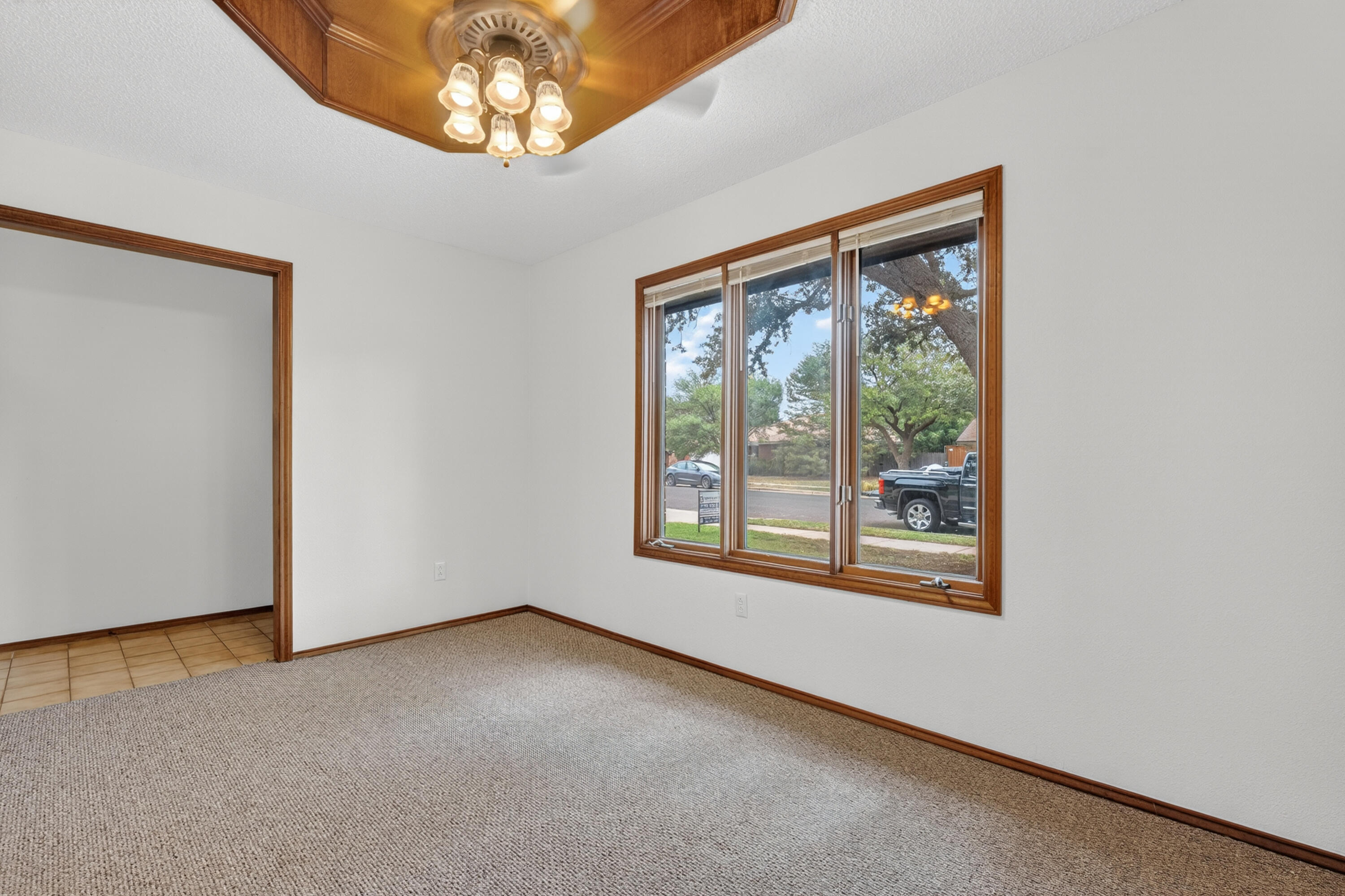 8604 Colton Avenue Lubbock, TX 79424 - Photo 5 of 28 DSC02054