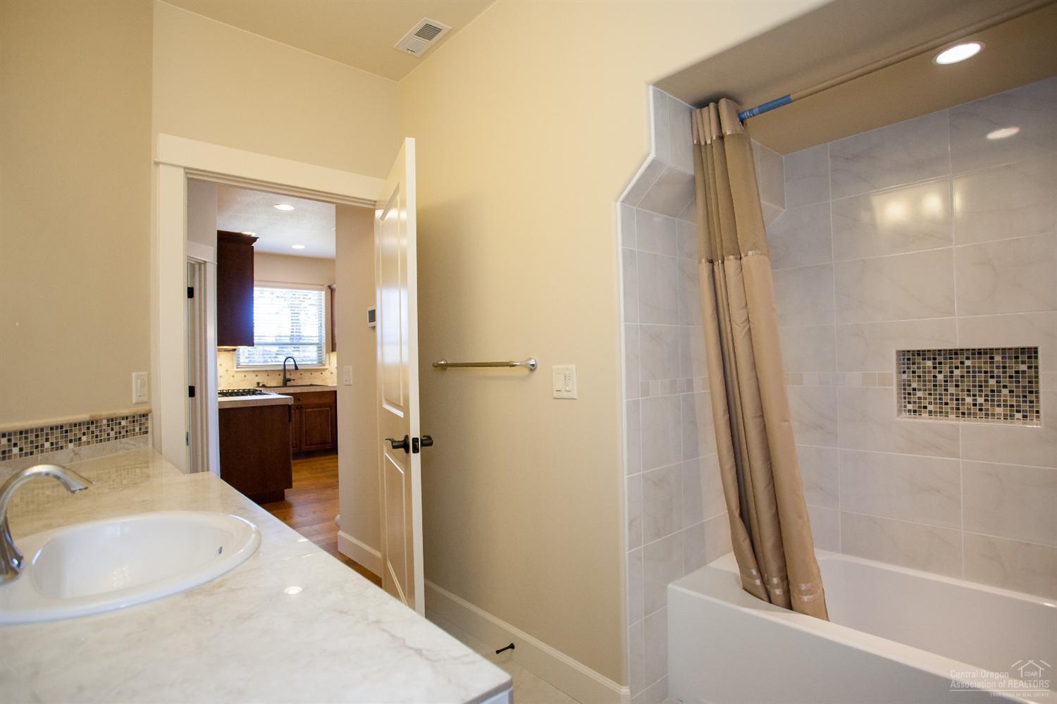 20776 Northeast Horizon Ridge Place Bend, OR 97701 - Photo 18 of 25 Additional Photo