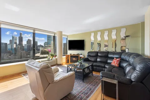 $875,000 | 155 North Harbor Drive, Unit 41014102, Chicago, IL 60601