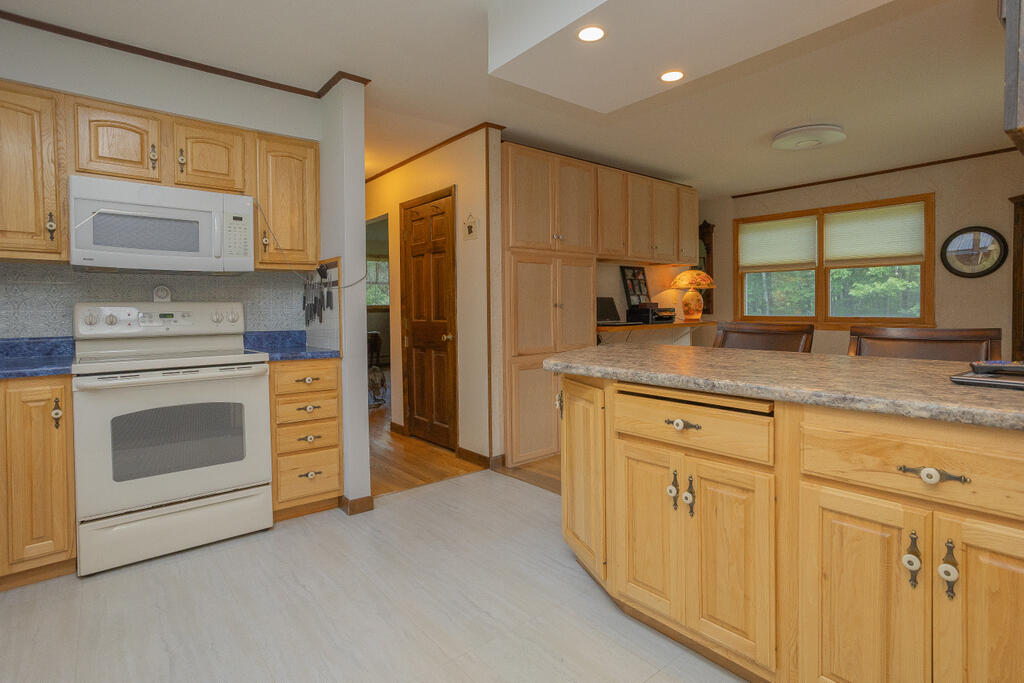 373 Vienna Road Chesterville, ME 04938 - Photo 5 of 57 sandyriverrealty-5