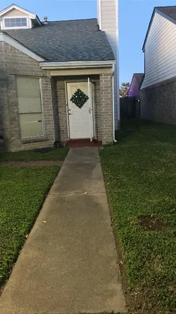 $1,800 | 11818 Plumbrook Drive, Houston, TX 77099