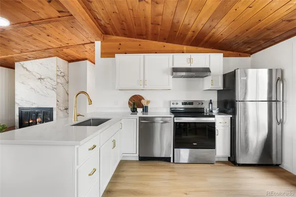 $900,000 | 7105 Flagstaff Road, Boulder, CO 80302