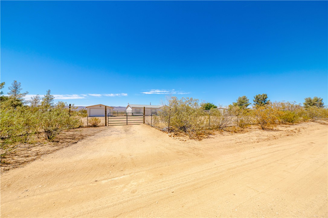 4729 Stewart Mountain Road Golden Valley, AZ 86413 - Photo 27 of 28 a view of a ocean view