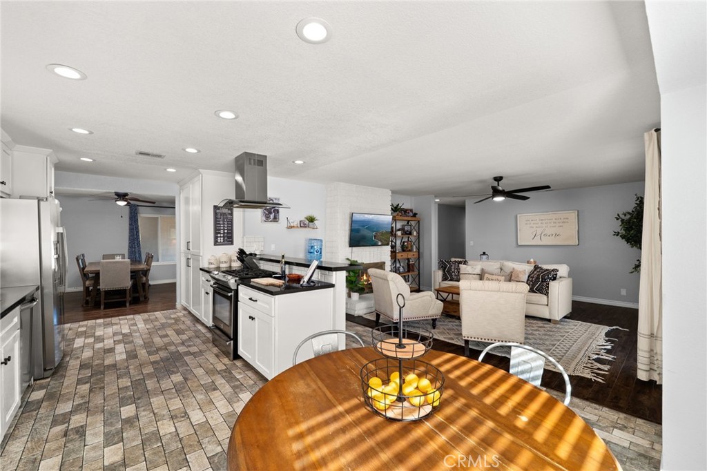 18165 Mariposa Avenue Riverside, CA 92508 - Photo 11 of 59