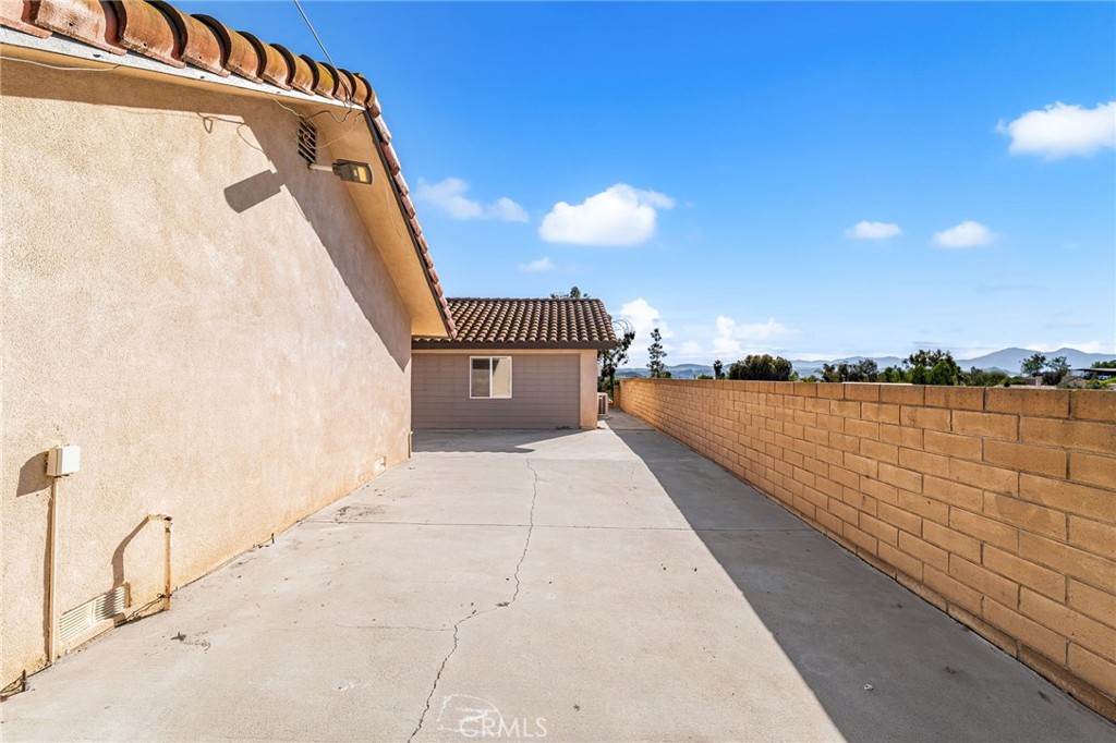 18165 Mariposa Avenue Riverside, CA 92508 - Photo 30 of 59 a view of a terrace with sitting area