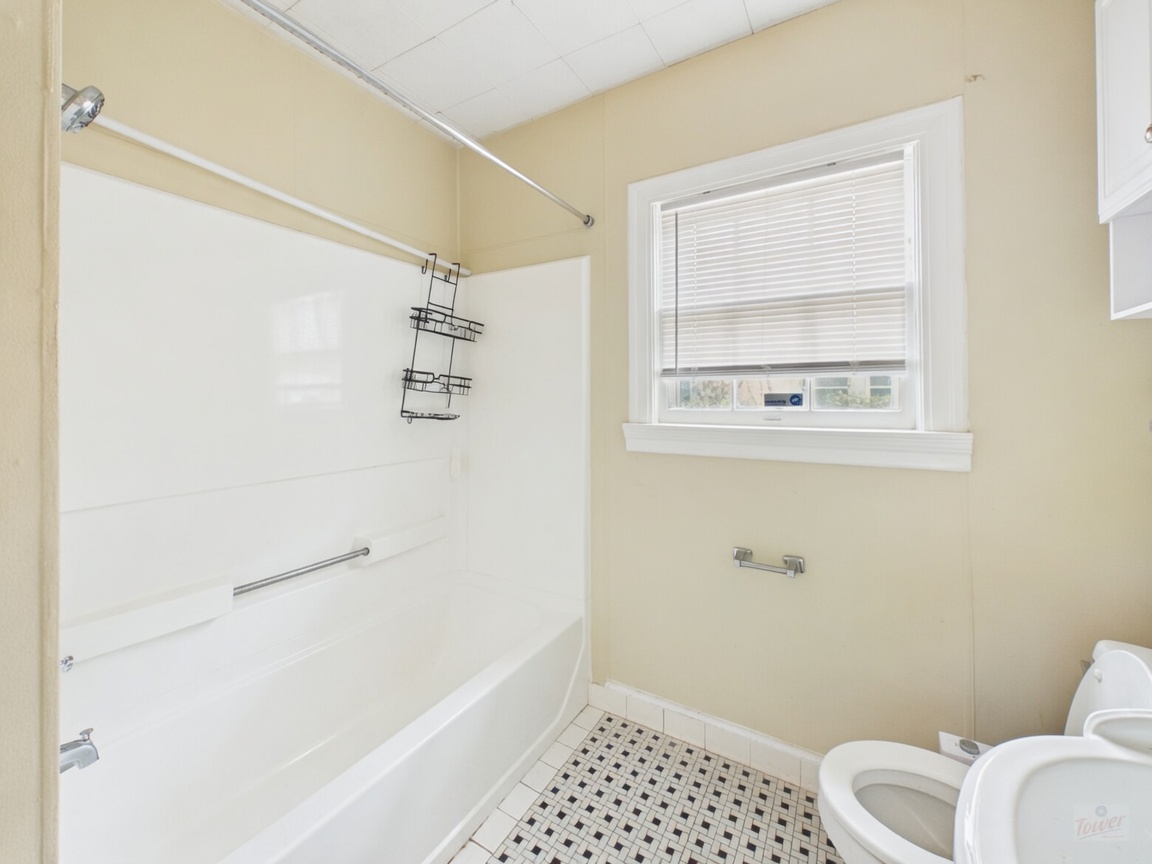 5204 Duval Street Austin, TX 78751 - Photo 7 of 22
