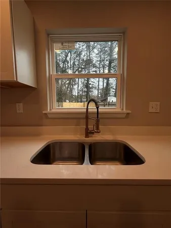 $2,100 | 1055 Pinecrest Drive, Forest Park, GA 30297