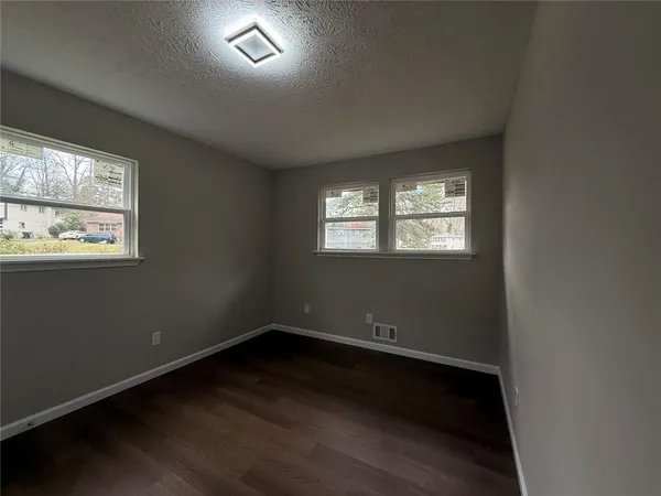 $2,100 | 1055 Pinecrest Drive, Forest Park, GA 30297
