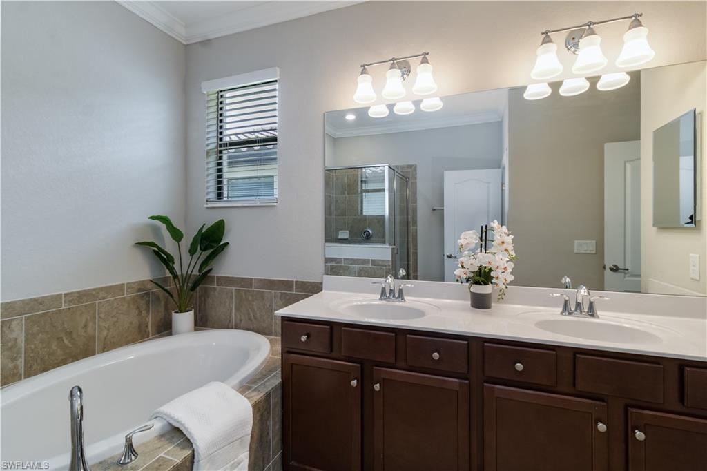 4272 Raffia Palm Circle Naples, FL 34119 - Photo 14 of 41 Primary Bathroom