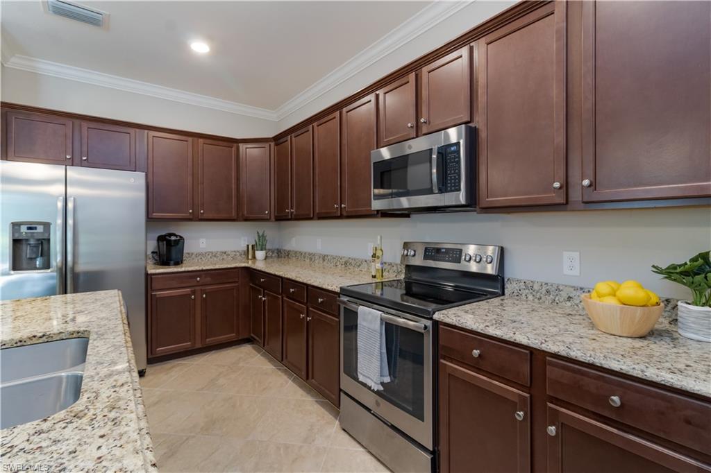 4272 Raffia Palm Circle Naples, FL 34119 - Photo 4 of 41 Gallery Image 4