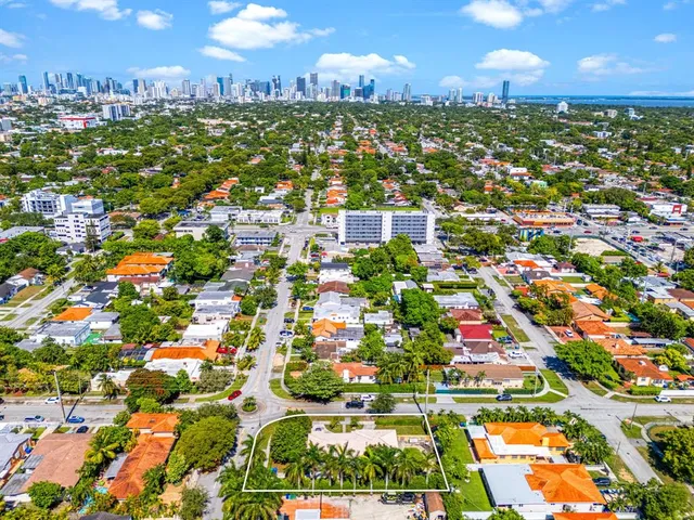 $949,999 | 1400 Southwest 29th Avenue, Miami, FL 33145