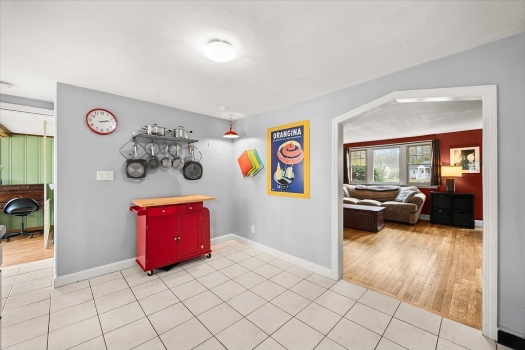 27 Suffolk Road Sharon, MA 02067 - Photo 13 of 42