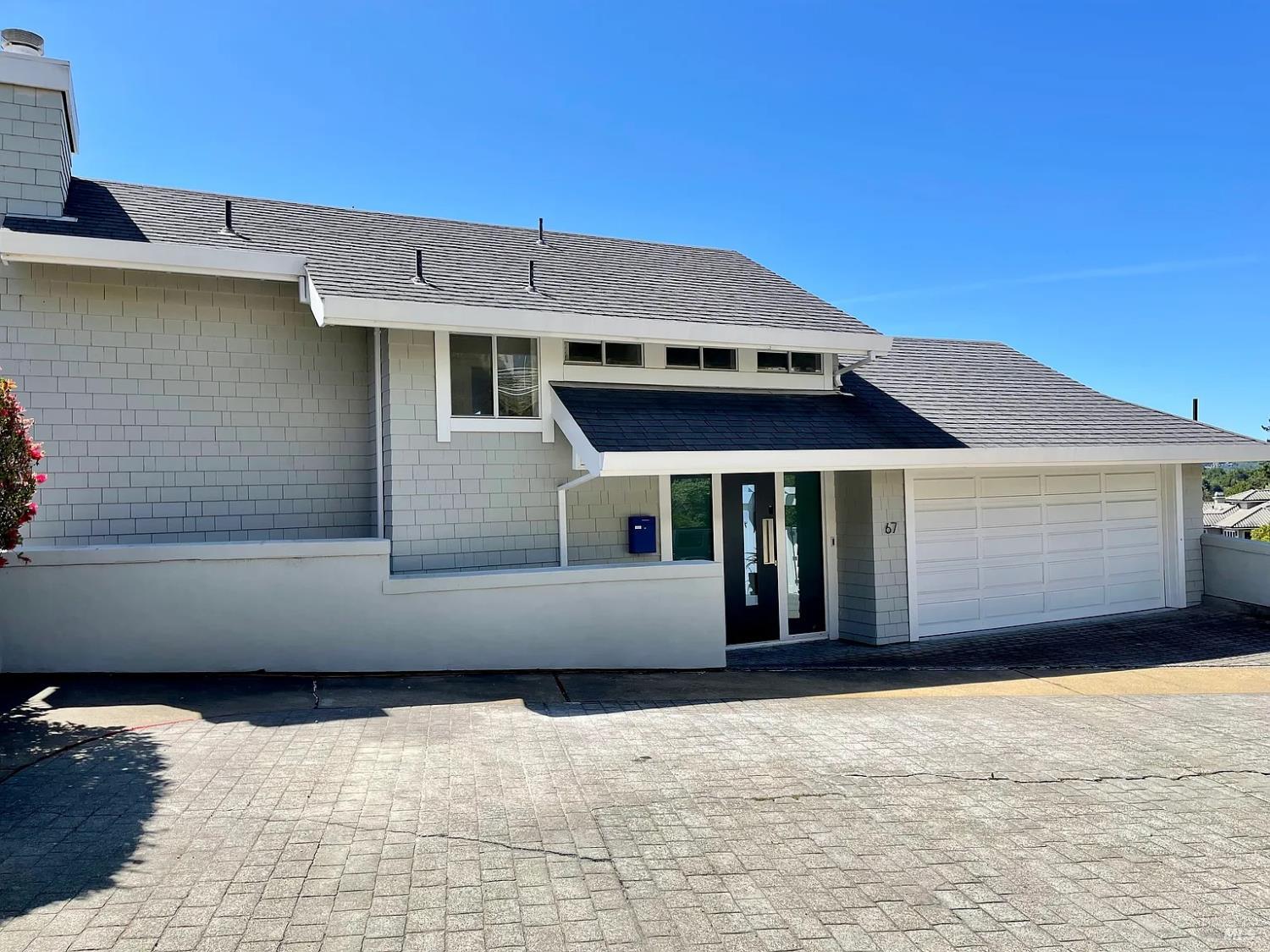 67 Vía Los Altos Tiburon, CA 94920 - Photo 2 of 38