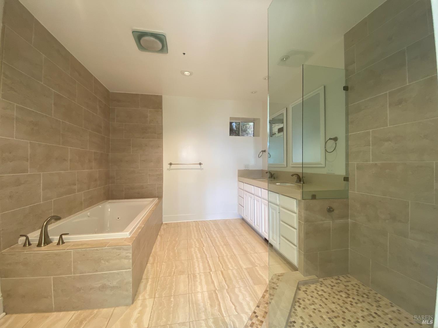 67 Vía Los Altos Tiburon, CA 94920 - Photo 22 of 38