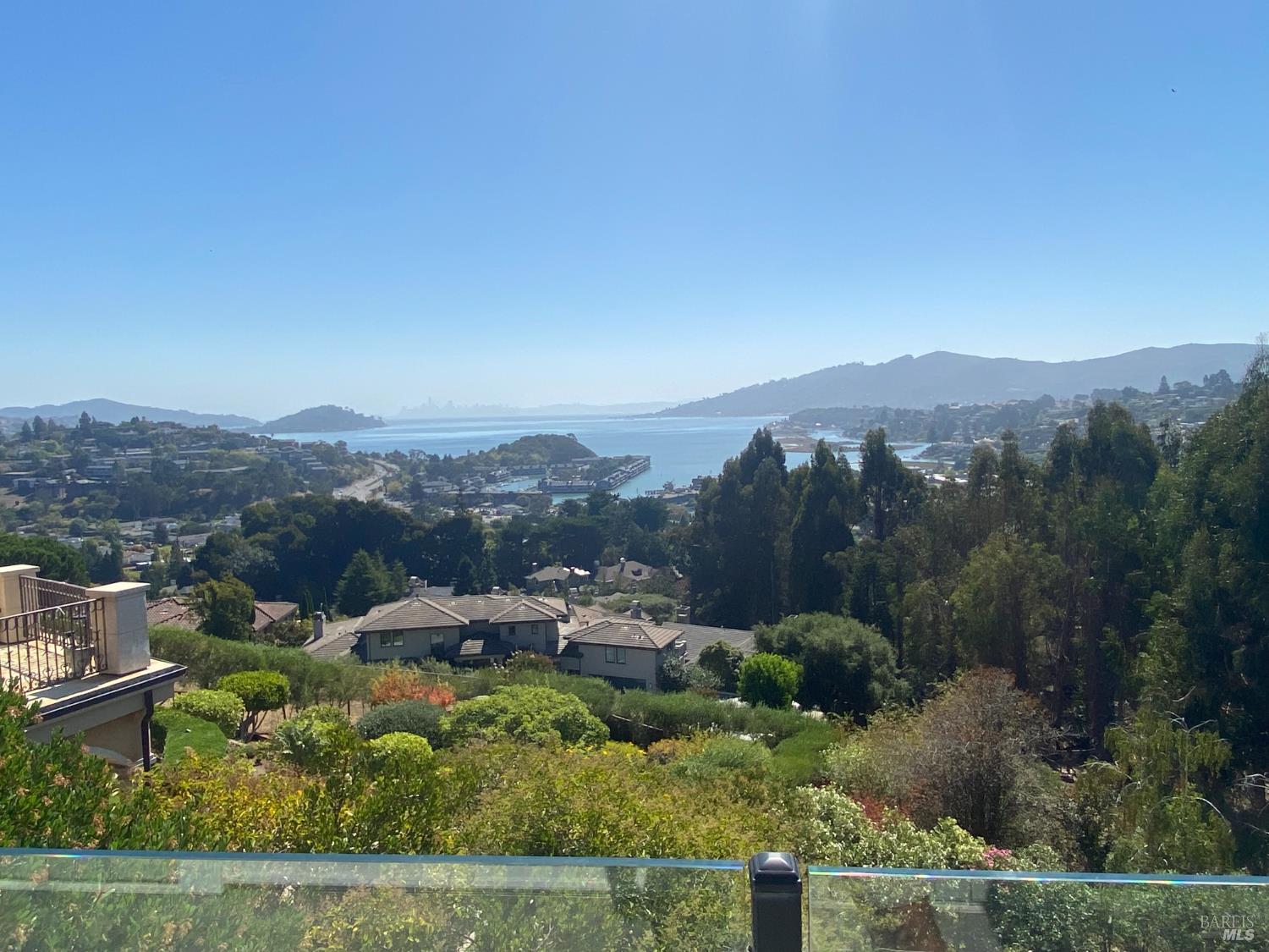 67 Vía Los Altos Tiburon, CA 94920 - Photo 10 of 38