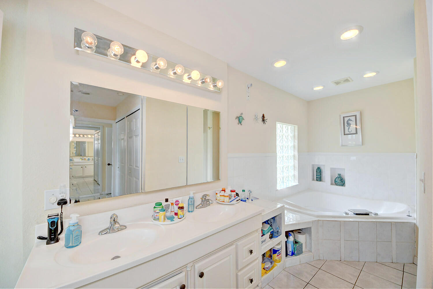 1718 Rio Vista Drive Fort Pierce, FL 34949 - Photo 31 of 53 MASTER BATH.............................