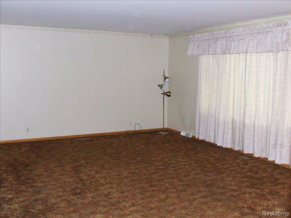 5948 Thomas Road Oxford, MI 48371 - Photo 21 of 25 5948 Thomas Rd Oxford (8)