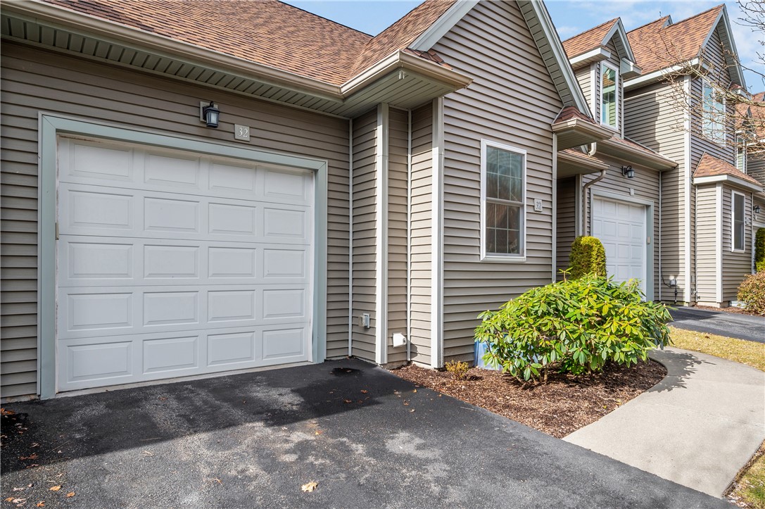 315 Old River Road, Unit 32 Lincoln, RI 02838 - Photo 4 of 32