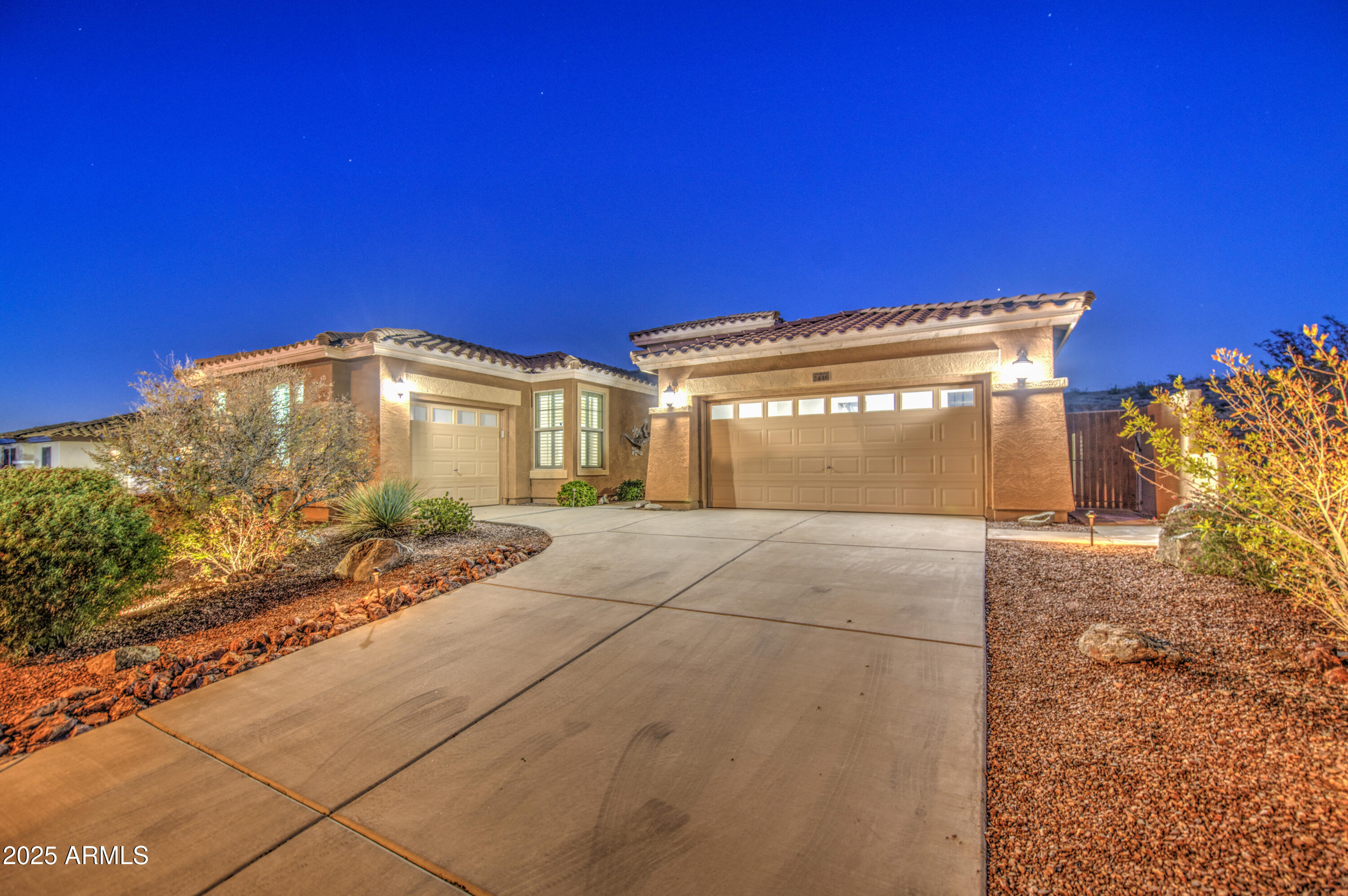 2416 West Hayduk Road Phoenix, AZ 85041 - Photo 3 of 54 Twilight 30