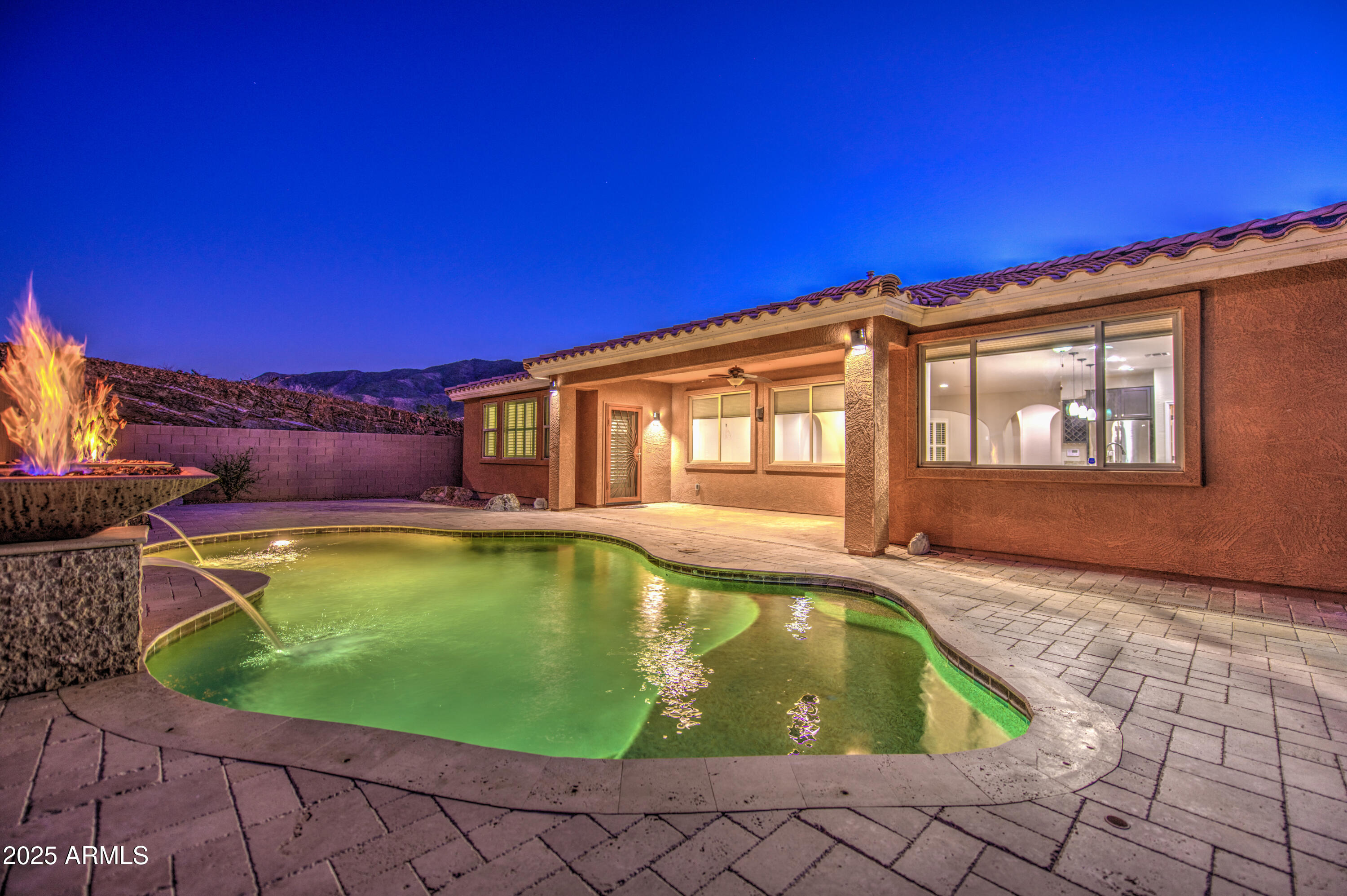 2416 West Hayduk Road Phoenix, AZ 85041 - Photo 38 of 54 Twilight 22